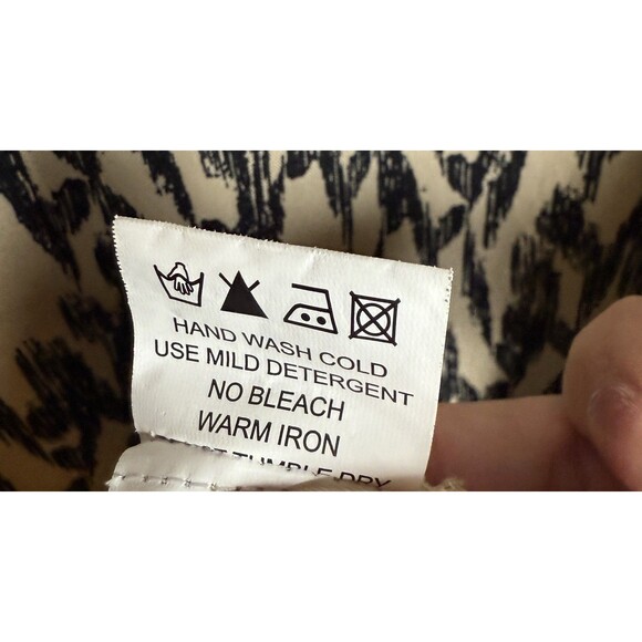 Elsie & Zoey Women's M/L Black Cream Ikat Print Tunic Top Boho Peasant Ruffle - Picture 6 of 6